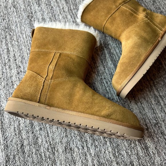 NWOT Koolaburra by UGG Tan Brown Sherpa Booties Boots Womens Size 8 Cozy Winter - Picture 2 of 9
